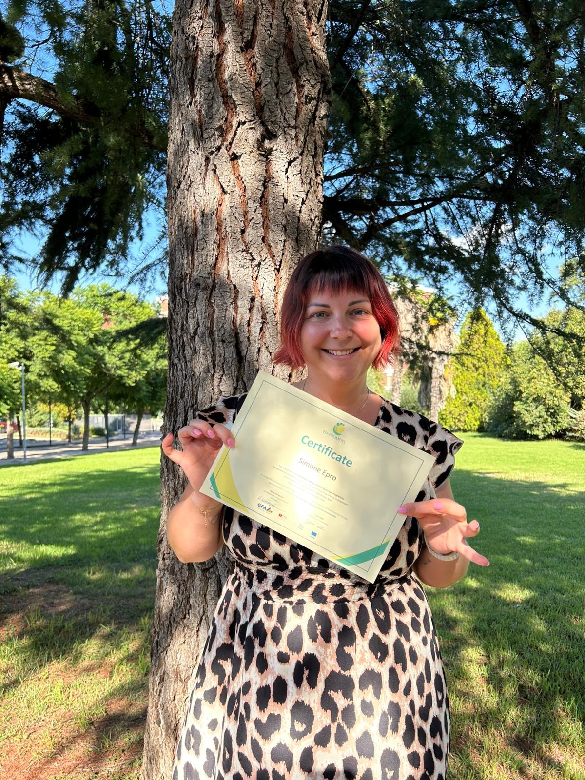 Artikli autor programmi lõpetamise sertifikaadiga.